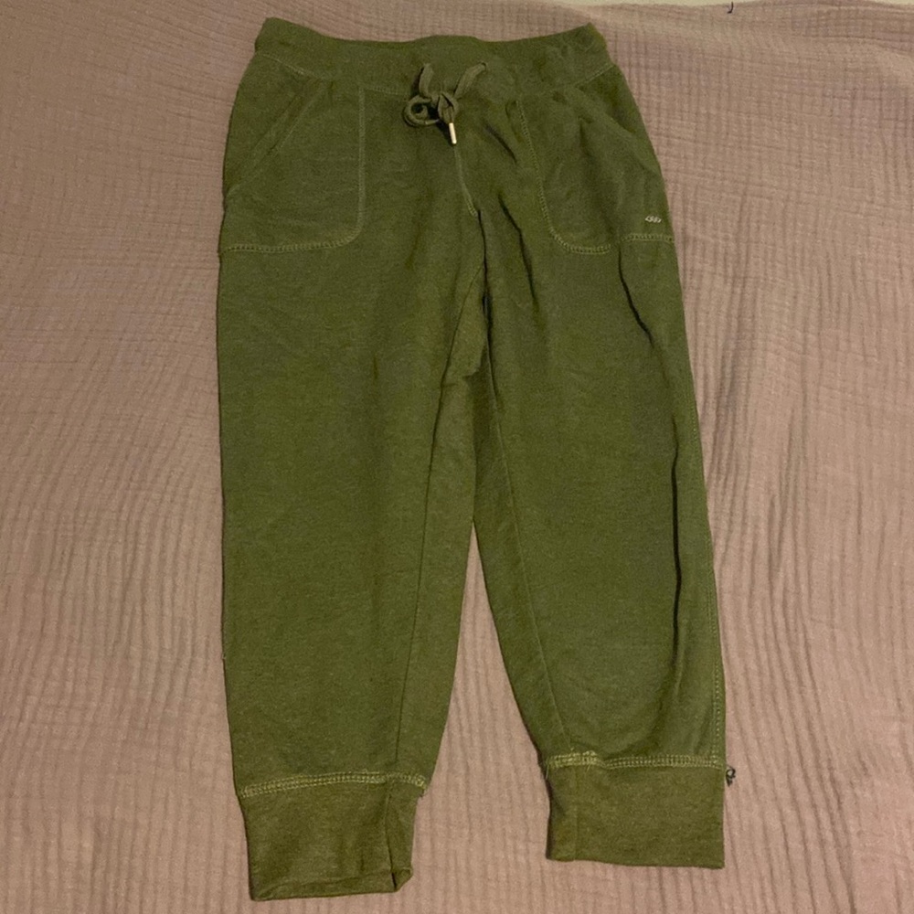 Cropped green sweats